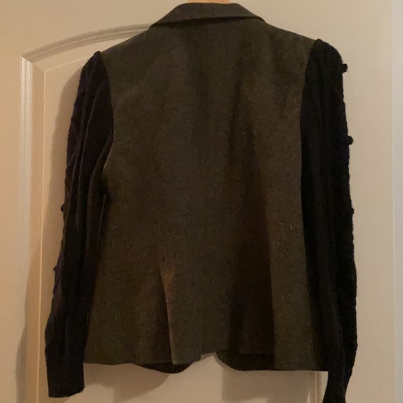 Beautifully detailed blazer - great fit and always in details. - Picture 5 of 5